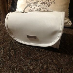 Younique travel roll - with facecloth and headband